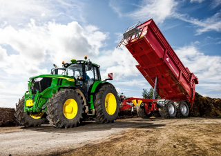 Traktory 4WD John Deere 6M 240  