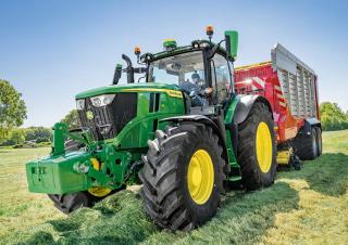 Traktory 4WD John Deere 6R 215