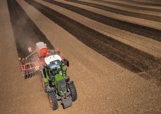 Traktory 4WD Fendt 714 Vario Power 