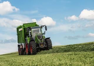 Traktory 4WD Fendt 714 Vario Profi+ 