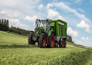 Traktory 4WD Fendt 714 Vario Profi+ 