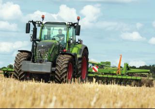 Traktory 4WD Fendt 716 Vario Profi