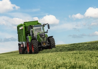 Traktory 4WD Fendt 718 Vario Power+ 