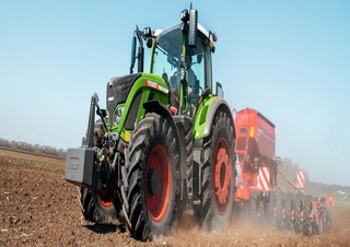 Traktory 4WD Fendt 720 Vario Power+ 