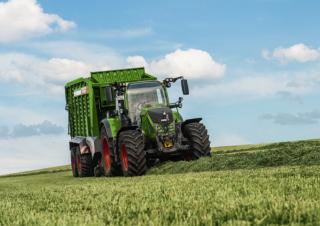 Traktory 4WD Fendt 724 Vario Power+ 