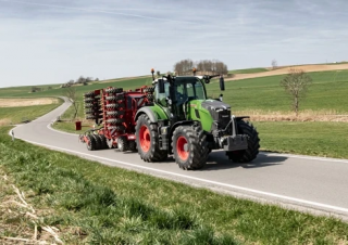 Traktory 4WD Fendt 728 Vario Power+ 
