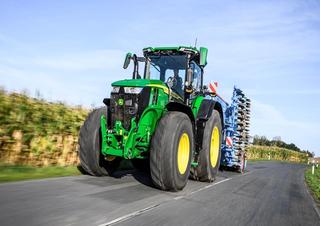 Traktory 4WD John Deere 7R 250