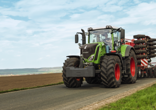 Traktory 4WD Fendt 826 Vario Power