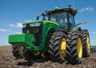 Traktory 4WD John Deere 8400R