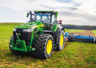 Traktory 4WD John Deere 8R 490  