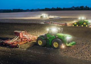 Traktory 4WD John Deere 9620R