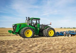 Traktory 4WD John Deere 9R 640