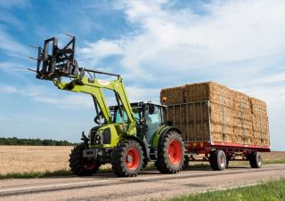 Traktory 4WD Claas Arion 460