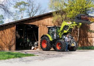 Traktory 4WD Claas Arion 530 Hexashift