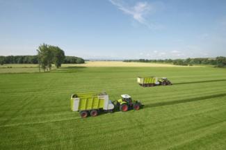 Traktory 4WD Claas Arion 650