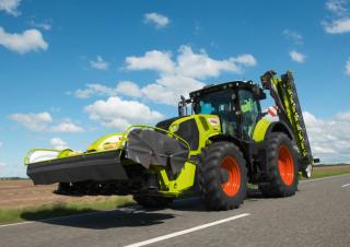 Traktory 4WD Claas Axion 800 
