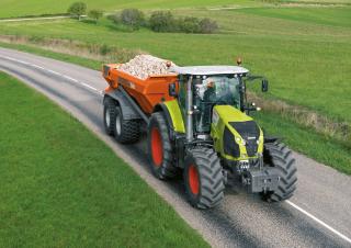 Traktory 4WD Claas Axion 830
