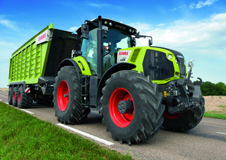 Traktory 4WD Claas Axion 850