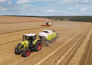Traktory 4WD Claas Axion 850