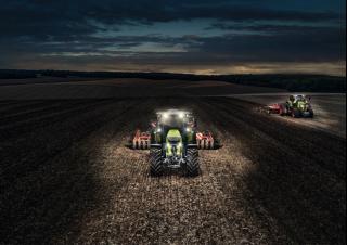 Traktory 4WD Claas Axion 850 Cmatic 