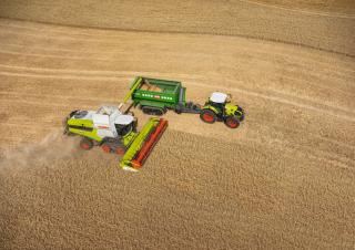 Traktory 4WD Claas Axion 850 Cmatic 