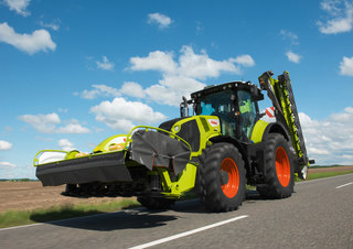 Traktory 4WD Claas Axion 870 Cmatic 