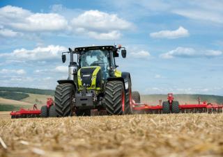 Traktory 4WD Claas Axion 920 