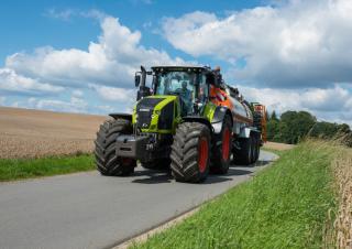 Traktory 4WD Claas Axion 920