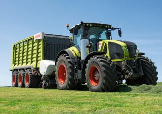Traktory 4WD Claas Axion 920