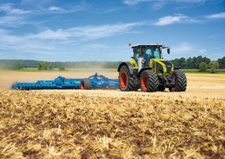 Traktory 4WD Claas Axion 930 