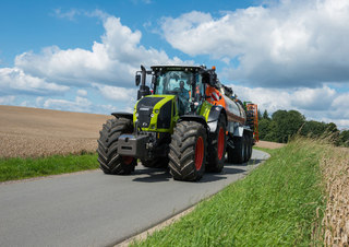 Traktory 4WD Claas Axion 930 