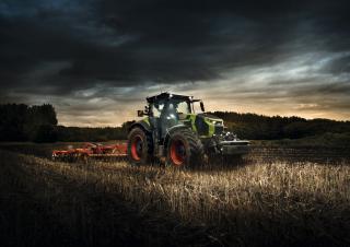 Traktory 4WD Claas Axion 9.330 Cmatic 