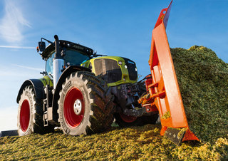 Traktory 4WD Claas Axion 960 