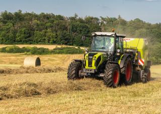 Traktory 4WD Claas Axos 2.105 