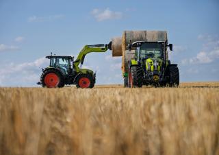 Traktory 4WD Claas Axos 3.95 Comfort
