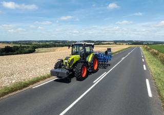 Traktory 4WD Claas Axos 3.95 Trend