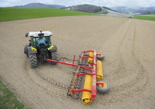 Traktory 4WD Claas Elios 230