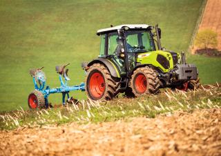 Traktory 4WD Claas Elios 3.85 Trend