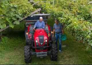 Traktory 4WD Valtra F75S