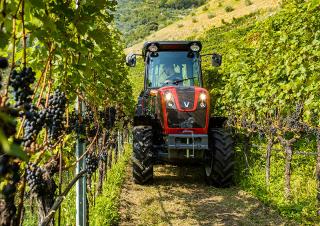Traktory 4WD Valtra F85S