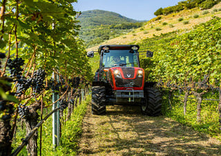 Traktory 4WD Valtra F85S