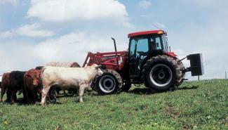 Traktory 4WD Case IH Farmall 55 C Basis