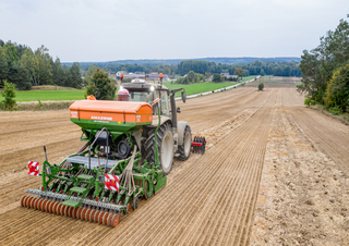 Traktory 4WD Valtra G135H