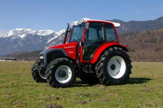 Traktory 4WD Lindner Geotrac 74