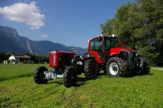 Traktory 4WD Lindner Geotrac 84