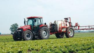 Traktory 4WD Case IH JX 90 Basis