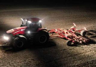 Traktory 4WD Case IH Magnum 250 Basis