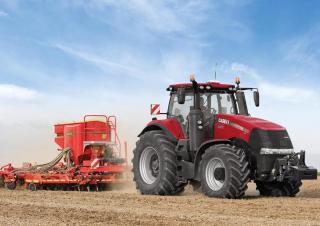 Traktory 4WD Case IH Magnum 250 CVX Komfort