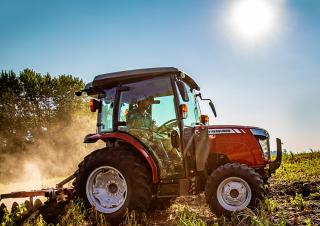Traktory 4WD Massey Ferguson MF 1750 M HC 