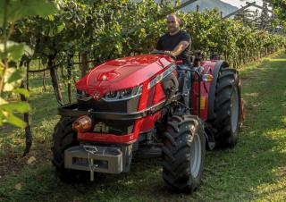 Traktory 4WD Massey Ferguson MF 3707 S